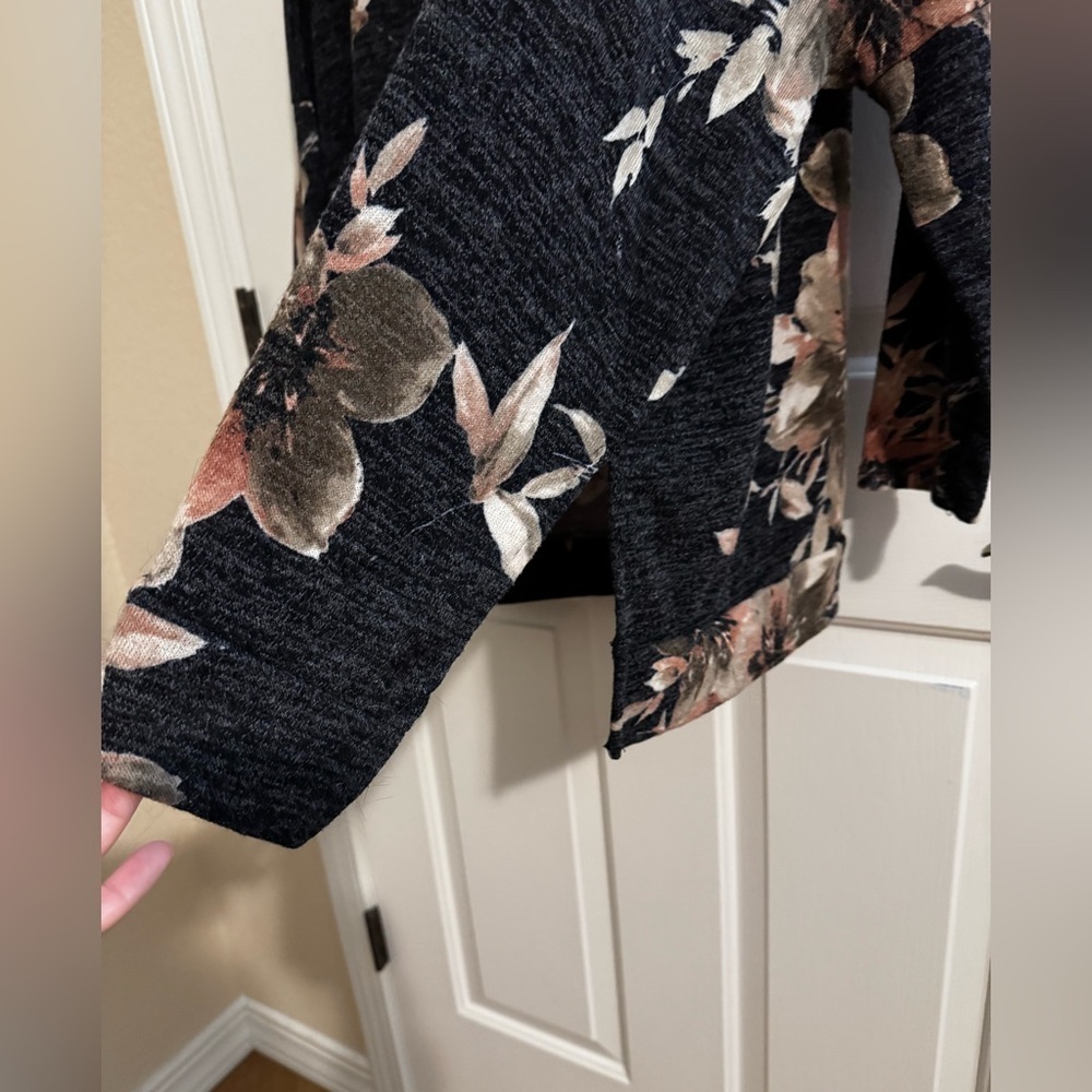 143 Story Cowl Neck Sweater Oversized Stretchy Gray Floral Plus 3X - Picture 7 of 9
